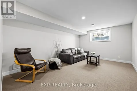 335 Wabasso Lane Ottawa ON K1T 0T2