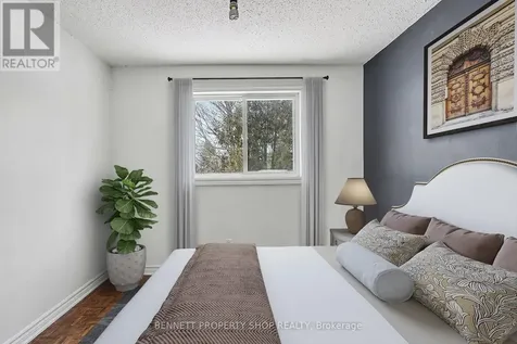 209 Ridgepark Private Ottawa ON K2G 1H1