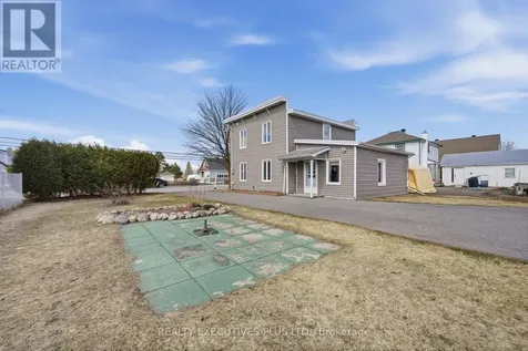 3721 Champlain Street Clarence-rockland ON K0A 1E0
