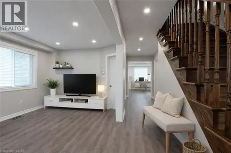 7 Hollinrake Avenue Brantford ON N3T 0A6