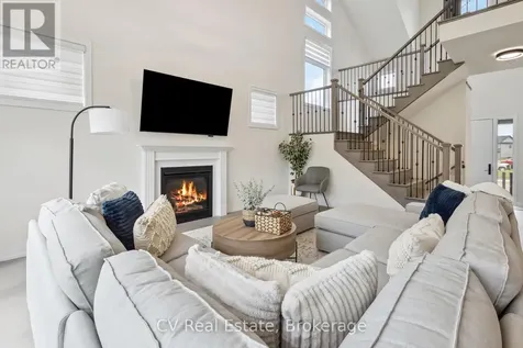 125 Stoneleigh Drive Blue Mountains ON L9Y 4X5