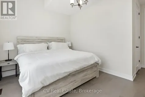 125 Stoneleigh Drive Blue Mountains ON L9Y 4X5