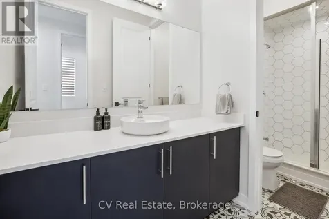 125 Stoneleigh Drive Blue Mountains ON L9Y 4X5