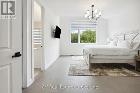125 Stoneleigh Drive Blue Mountains ON L9Y 4X5