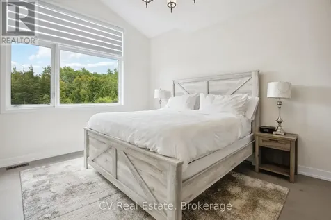 125 Stoneleigh Drive Blue Mountains ON L9Y 4X5