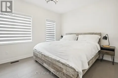 125 Stoneleigh Drive Blue Mountains ON L9Y 4X5