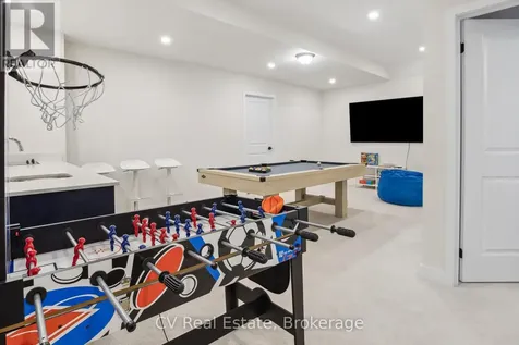 125 Stoneleigh Drive Blue Mountains ON L9Y 4X5