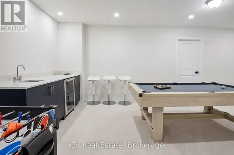 125 Stoneleigh Drive Blue Mountains ON L9Y 4X5