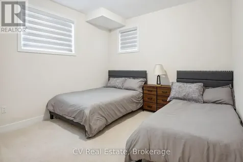 125 Stoneleigh Drive Blue Mountains ON L9Y 4X5