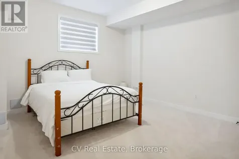 125 Stoneleigh Drive Blue Mountains ON L9Y 4X5