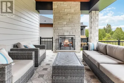125 Stoneleigh Drive Blue Mountains ON L9Y 4X5