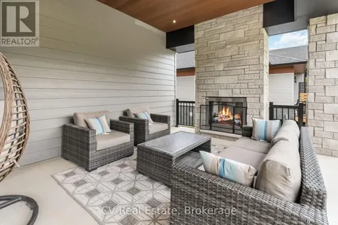 125 Stoneleigh Drive Blue Mountains ON L9Y 4X5