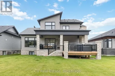 125 Stoneleigh Drive Blue Mountains ON L9Y 4X5