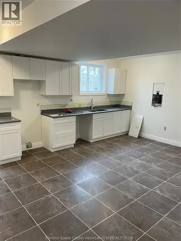 726 Grand Marais Road East Windsor ON N8X 3H8