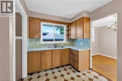 112 Purdy Crescent Hamilton ON L9A 3B3