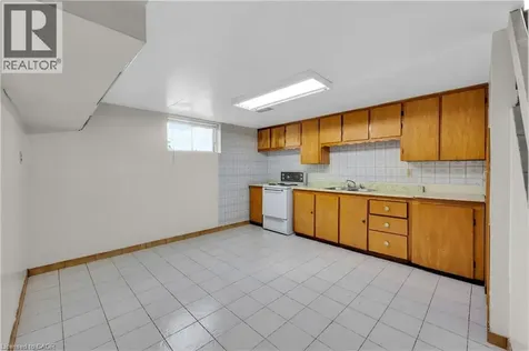 112 Purdy Crescent Hamilton ON L9A 3B3