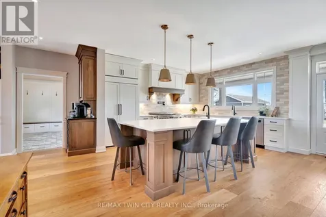 42 Parsonage Road Hamilton ON N3T 5M1