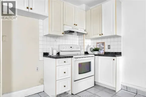 1368 Erie Street East Windsor ON N9A 3Z7