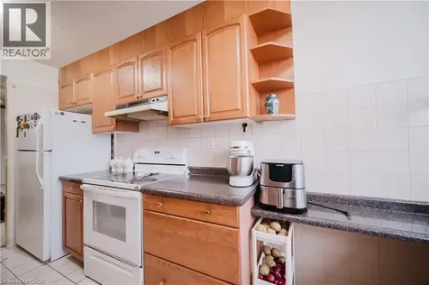 18 Knightsbridge Road Brampton ON L6T 3X5