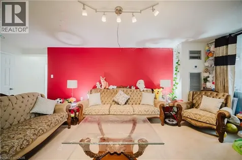 18 Knightsbridge Road Brampton ON L6T 3X5