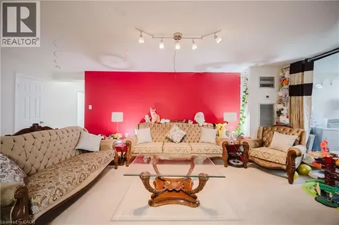 18 Knightsbridge Road Brampton ON L6T 3X5