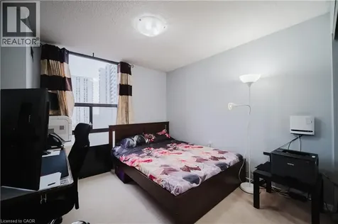 18 Knightsbridge Road Brampton ON L6T 3X5