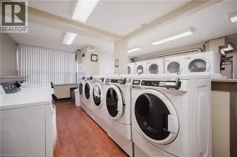 18 Knightsbridge Road Brampton ON L6T 3X5