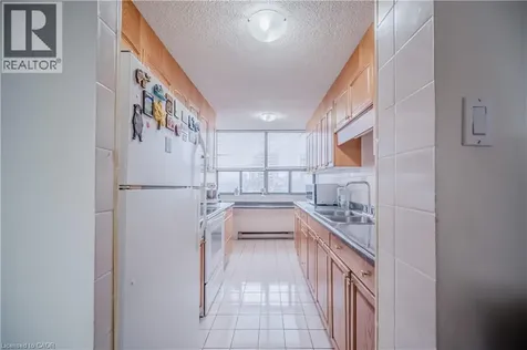 18 Knightsbridge Road Brampton ON L6T 3X5