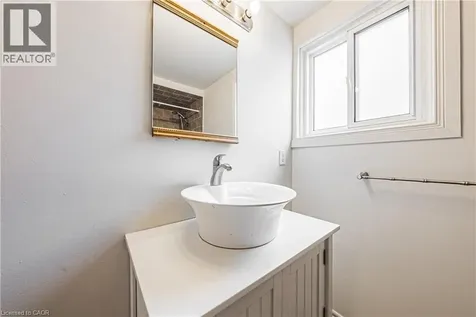 22 Worsley Road Stoney Creek ON L8E 2E7
