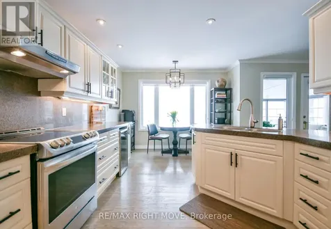 661 Glen Crescent Orillia ON L3V 6R2