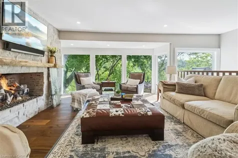 382 Trafalgar Road Oakville ON L6J 3H5
