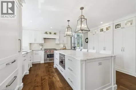 382 Trafalgar Road Oakville ON L6J 3H5