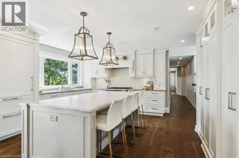 382 Trafalgar Road Oakville ON L6J 3H5