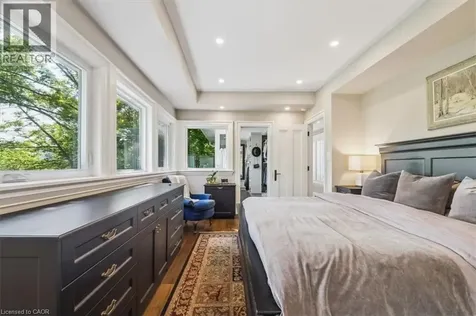 382 Trafalgar Road Oakville ON L6J 3H5