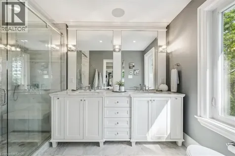 382 Trafalgar Road Oakville ON L6J 3H5