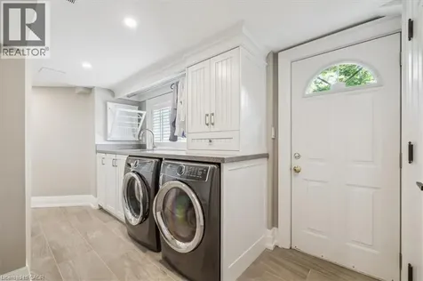 382 Trafalgar Road Oakville ON L6J 3H5