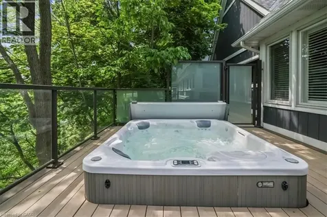 382 Trafalgar Road Oakville ON L6J 3H5