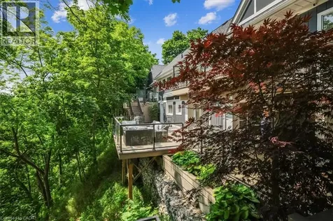 382 Trafalgar Road Oakville ON L6J 3H5