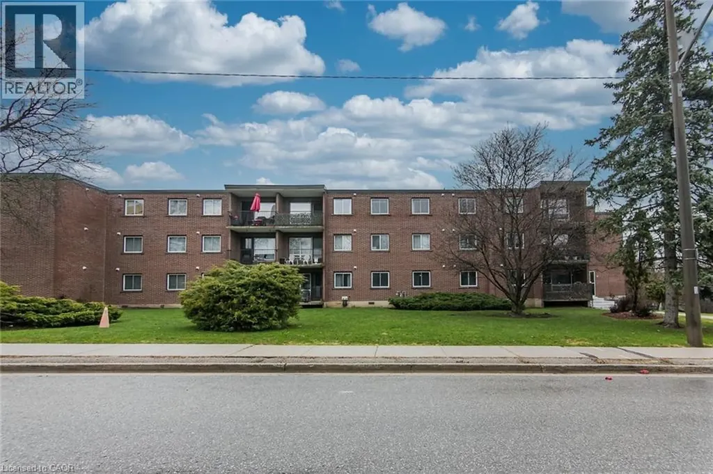 4 Avalon Place Kitchener ON N2M 4N9