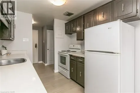 4 Avalon Place Kitchener ON N2M 4N9