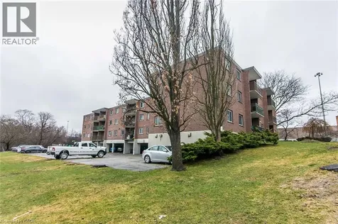 4 Avalon Place Kitchener ON N2M 4N9