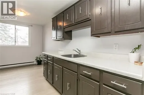4 Avalon Place Kitchener ON N2M 4N9