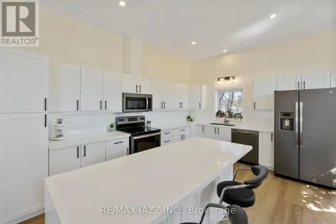 283 Platten Boulevard Scugog ON L9L 1B4