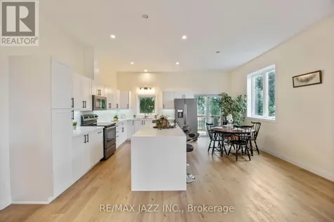283 Platten Boulevard Scugog ON L9L 1B4