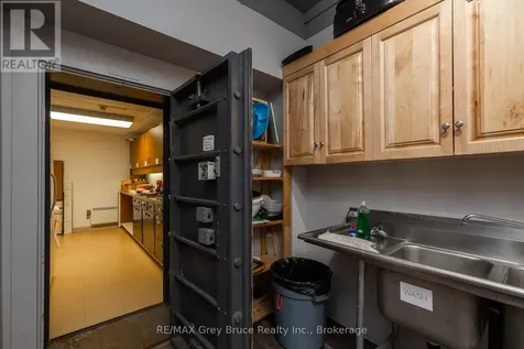 827 2nd Avenue East Owen Sound ON N4K 2H2