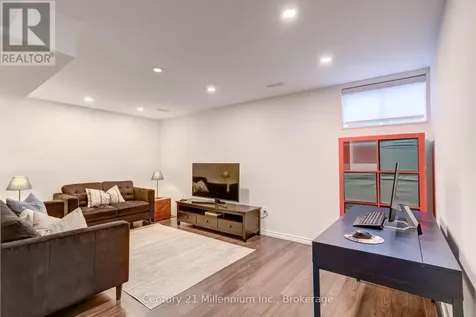 37 Silver Glen Boulevard Collingwood ON L9Y 0G9