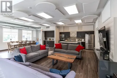 37 Silver Glen Boulevard Collingwood ON L9Y 0G9