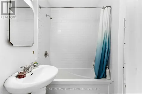 70 Anderson Street Ottawa ON K1R 6T7