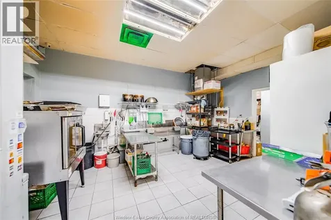 1705 Wyandotte Street West Windsor ON N9J 1A5