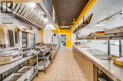 1705 Wyandotte Street West Windsor ON N9J 1A5
